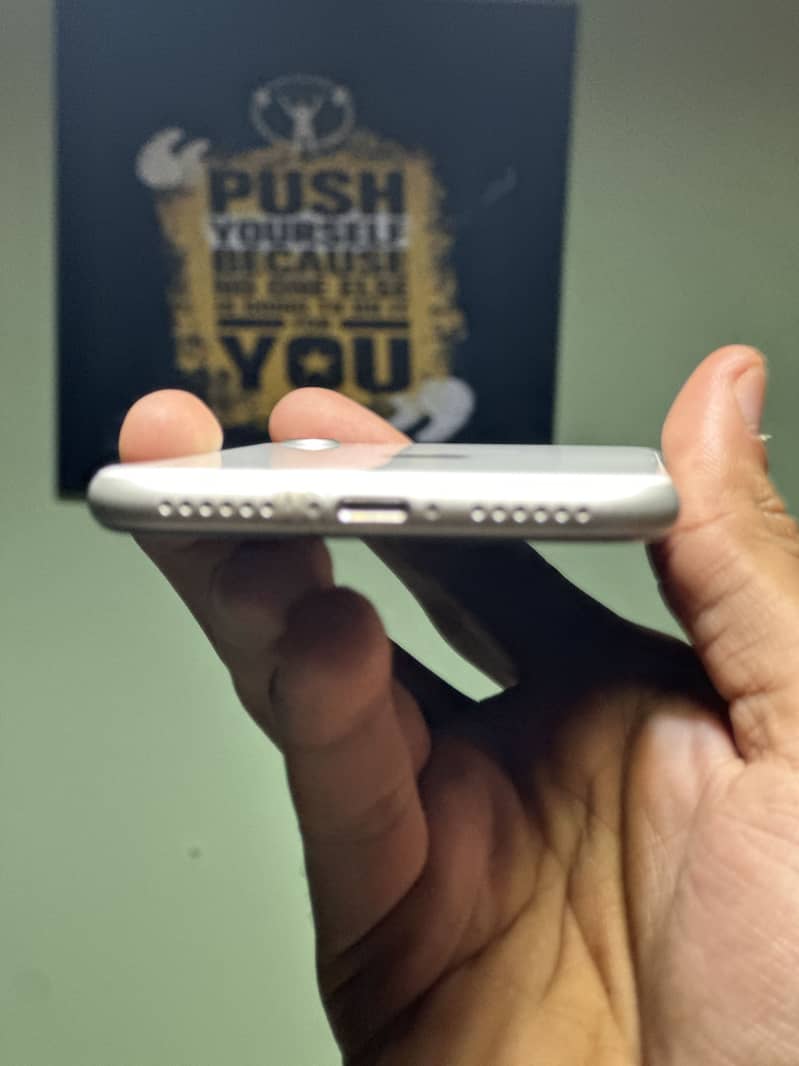 Apple iPhone SE 6