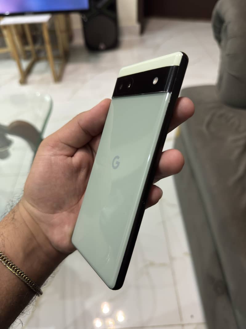 Google Pixel 6a 1