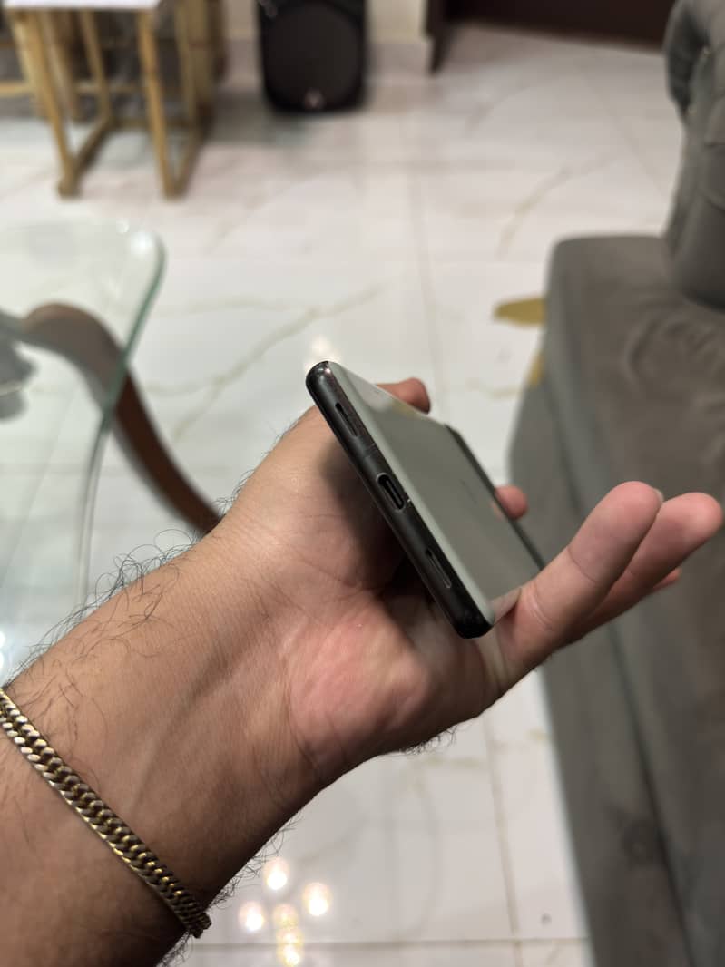 Google Pixel 6a 5