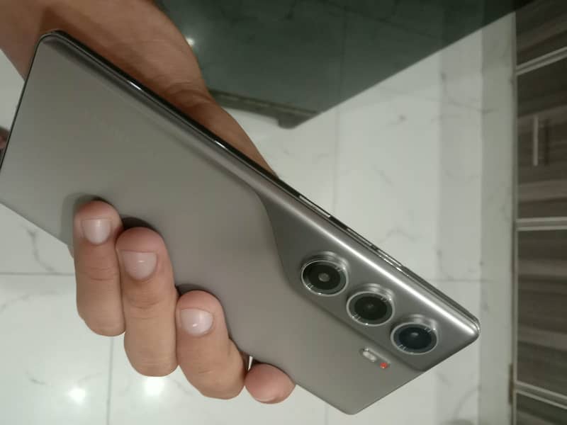 Tecno CAMON 40 Pro 4