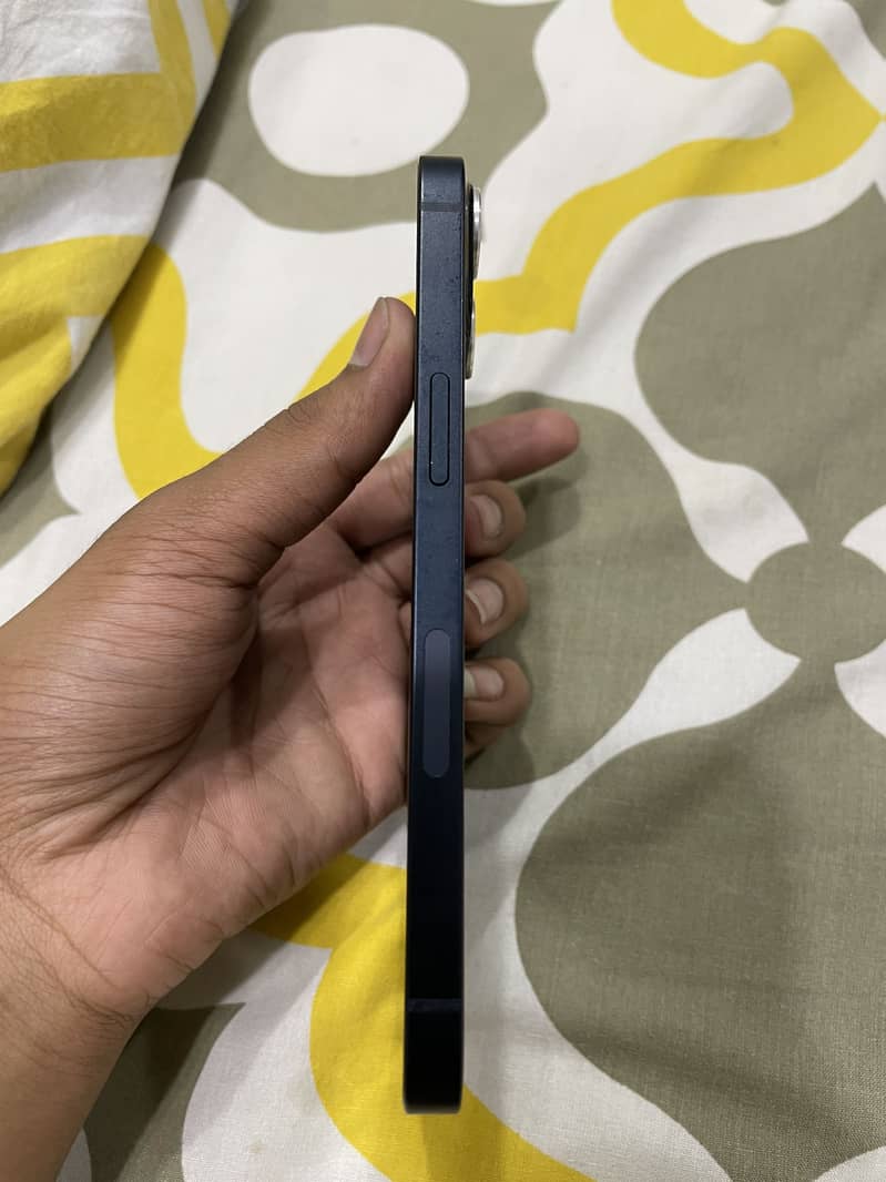 Apple iPhone 13 1