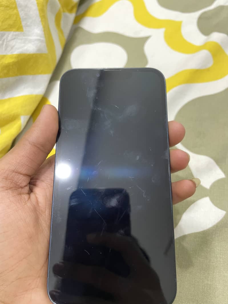 Apple iPhone 13 2