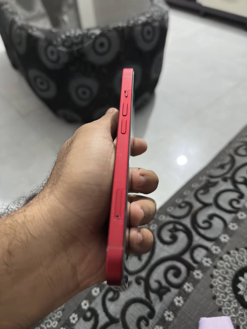 Apple iPhone 13 2