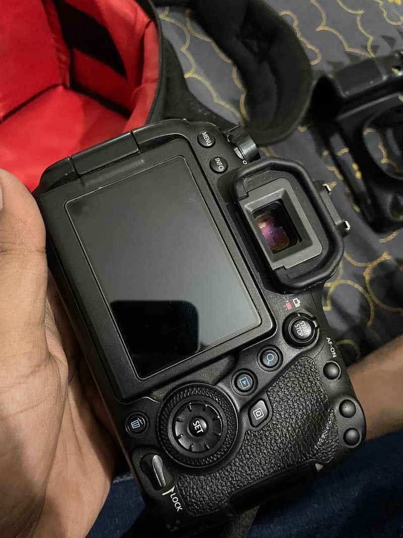 Canon 6d mark 2 2