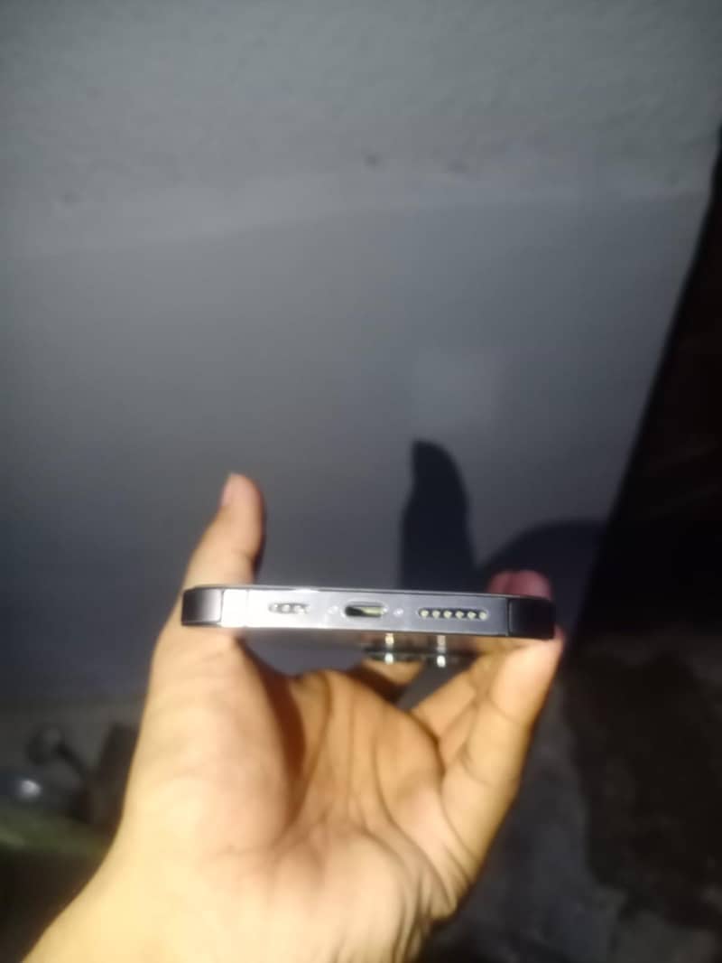 Apple iPhone 14 Pro Max 4