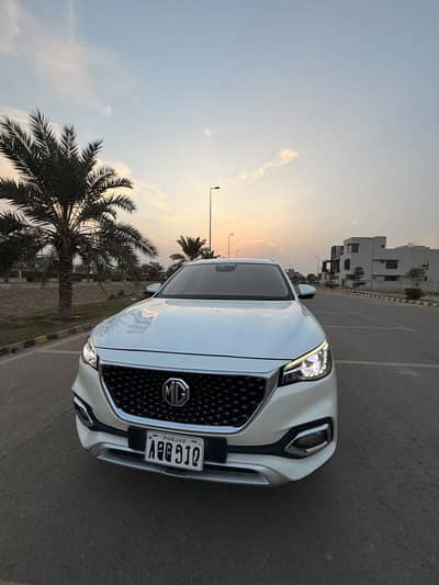 MG HS 2021