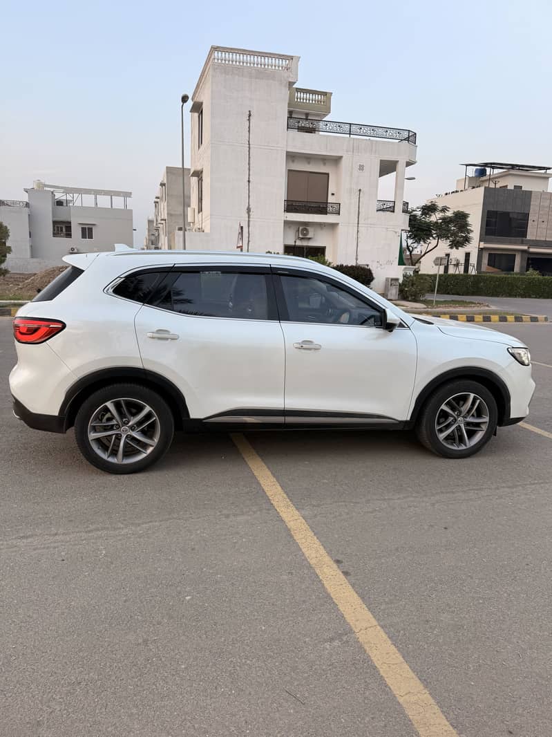 MG HS 2021 5
