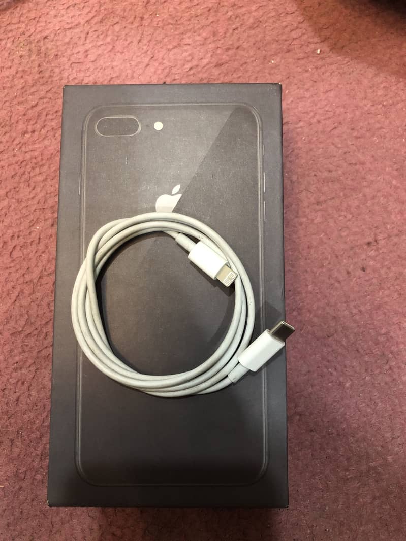 Apple iPhone 8 Plus 0
