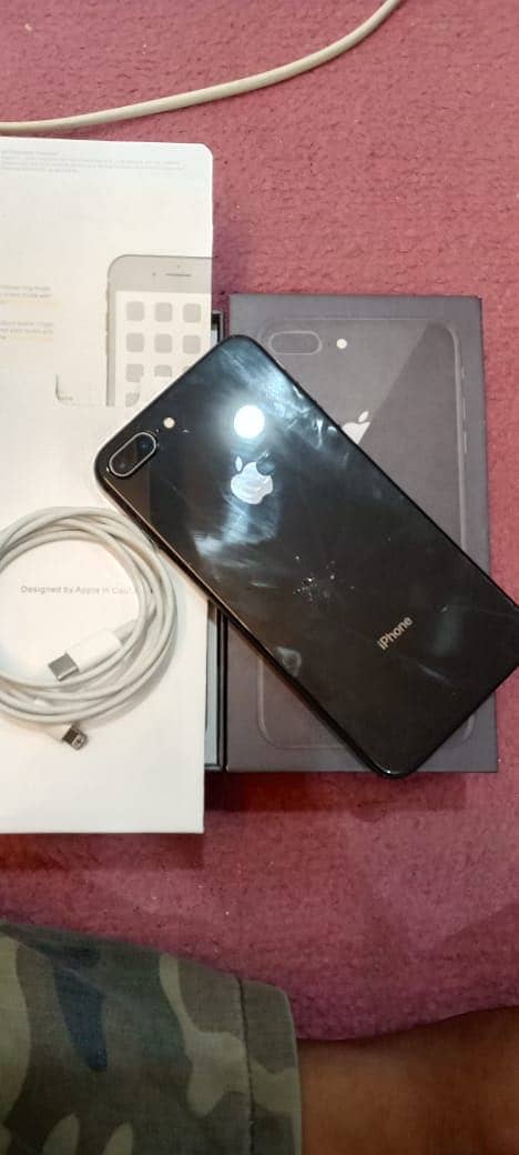 Apple iPhone 8 Plus 4
