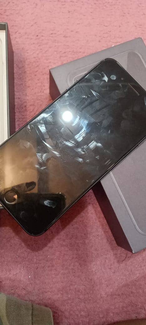 Apple iPhone 8 Plus 6