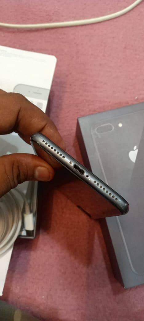 Apple iPhone 8 Plus 7