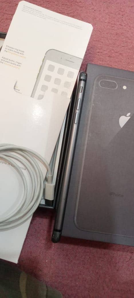 Apple iPhone 8 Plus 10