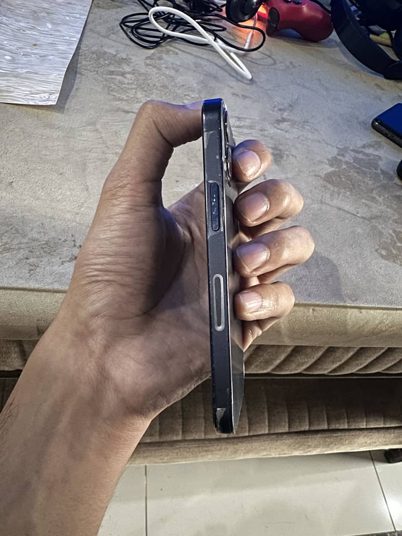 Apple iPhone 12 mini 1