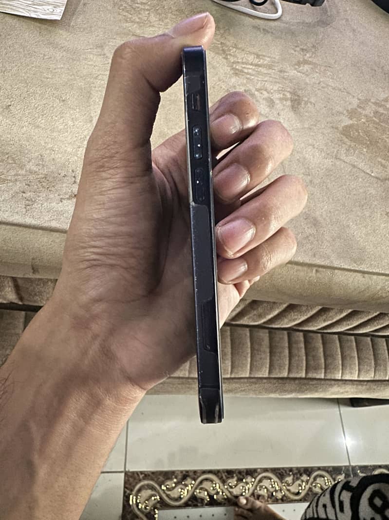 Apple iPhone 12 mini 4