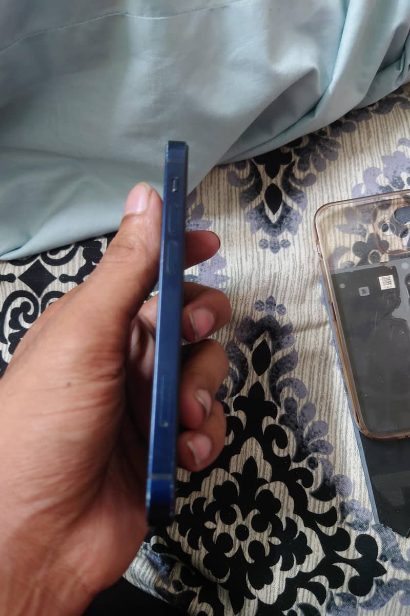 Apple iPhone 12 mini 2