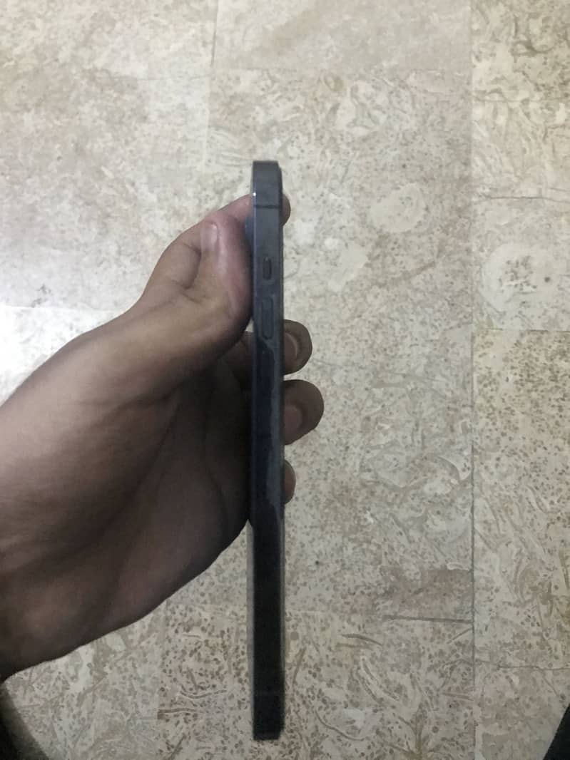 Apple iPhone 12 Pro Max 4