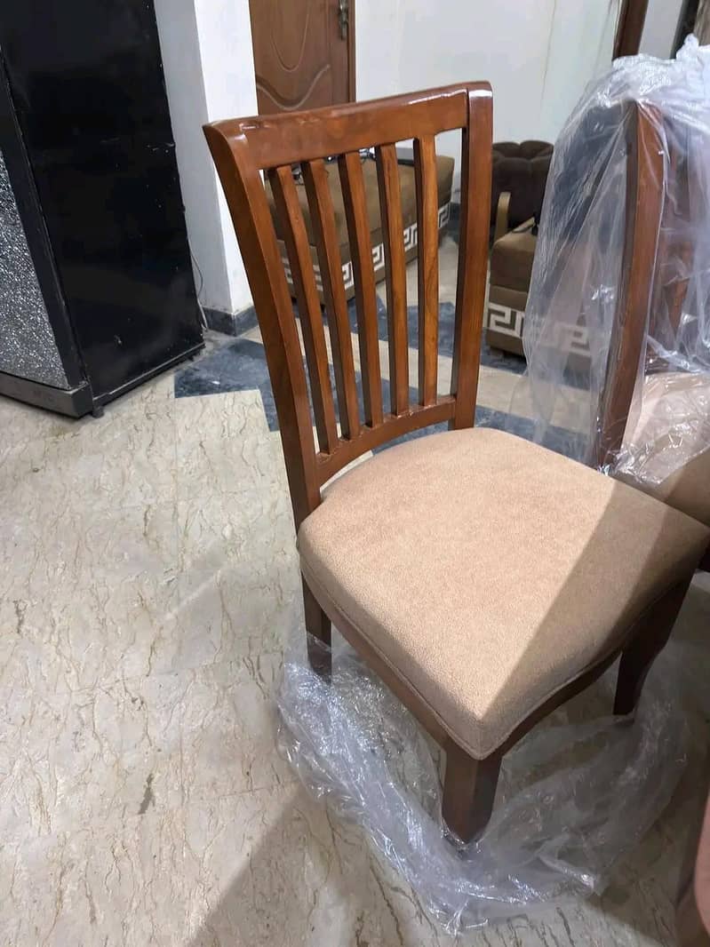 Dining table and 4 chairs 2