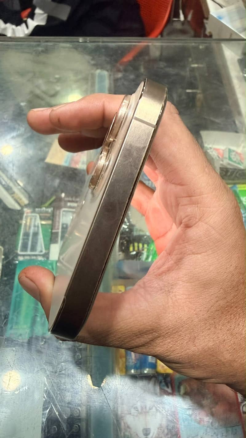 Apple iPhone 12 Pro Max 4
