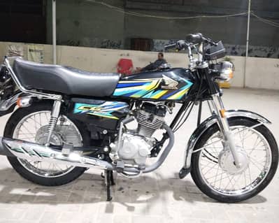 Honda 125 black colour