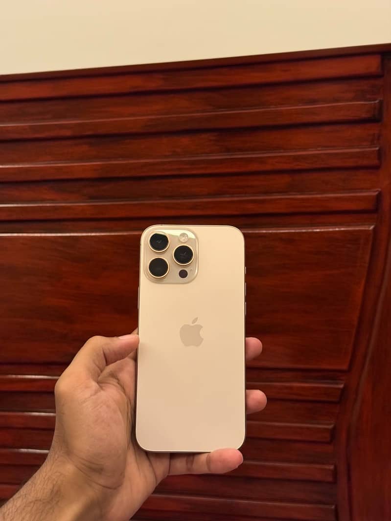 Apple iPhone 16 Pro Max  ( Jv ) 1
