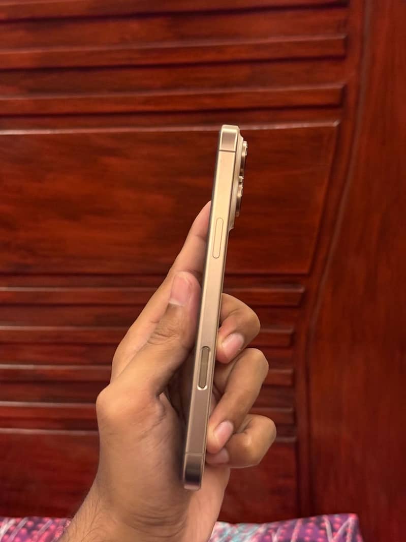 Apple iPhone 16 Pro Max  ( Jv ) 3