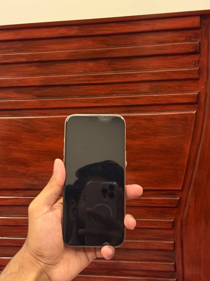 Apple iPhone 16 Pro Max  ( Jv ) 4