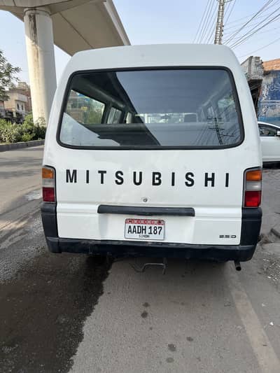 Mitsubishi L300 2007