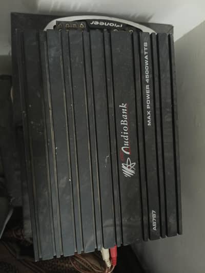 Car Amplifier with complete Woofer set