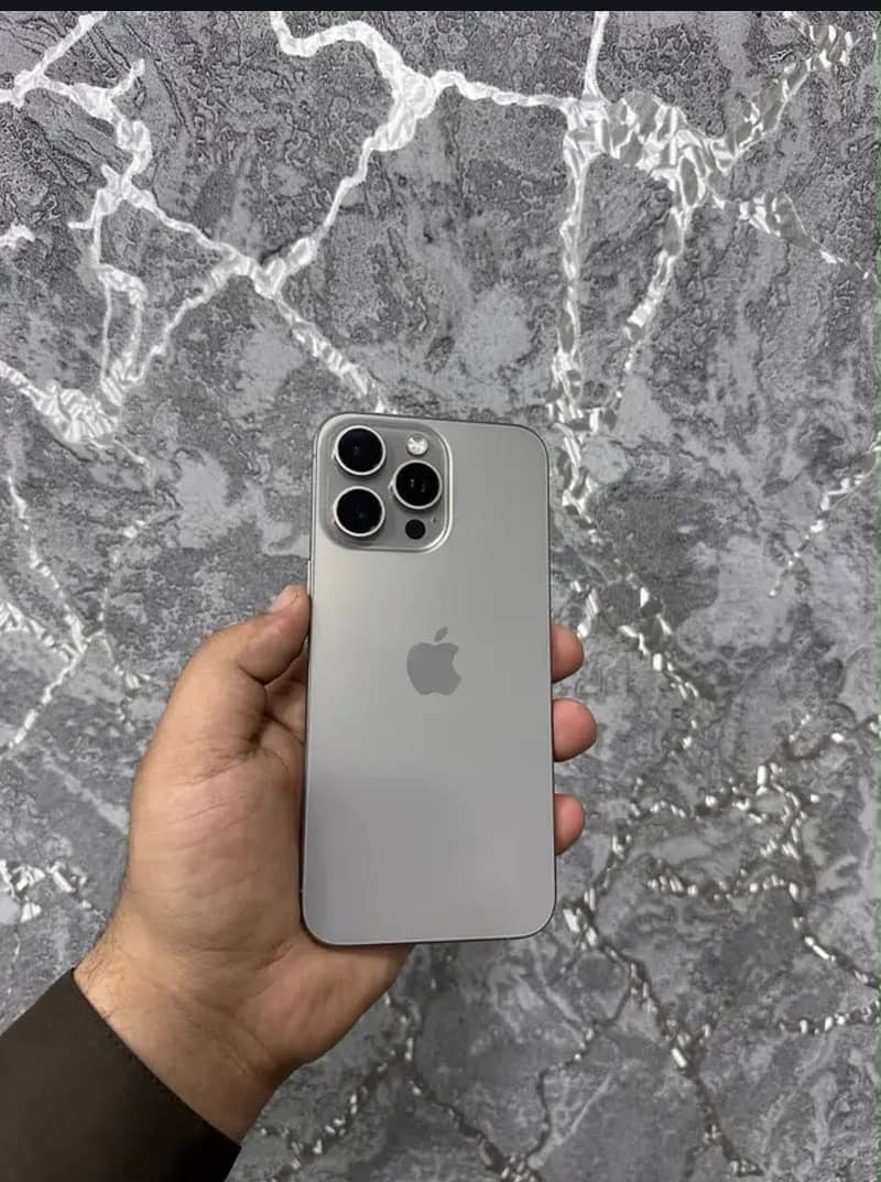 Apple iPhone 15 Pro Max 0