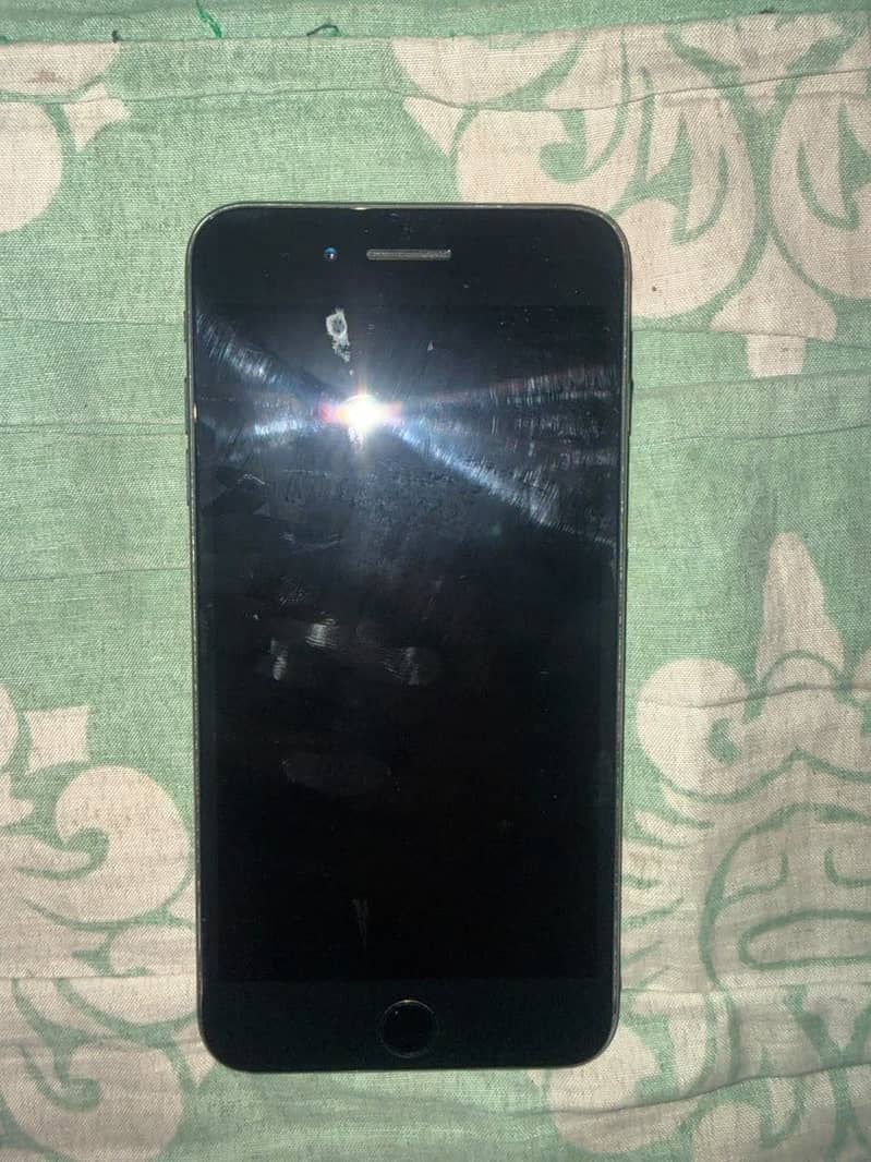 Apple iPhone 7 Plus 3