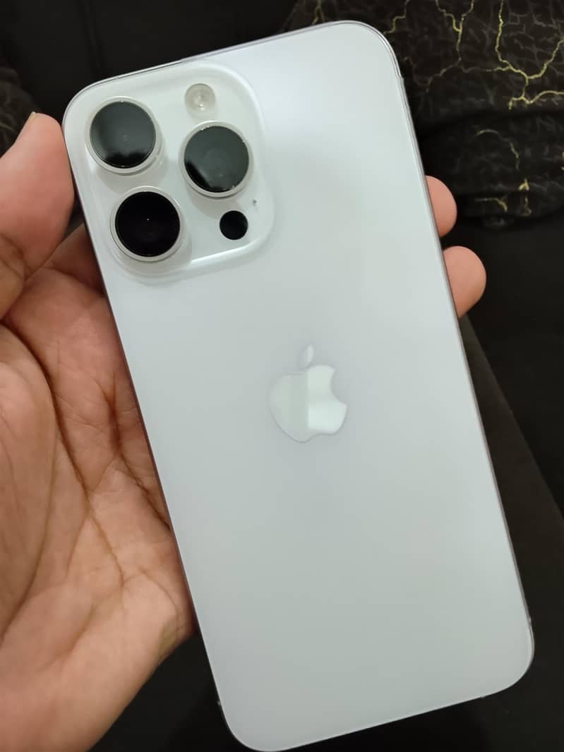 Apple iPhone 15 Pro Max 0
