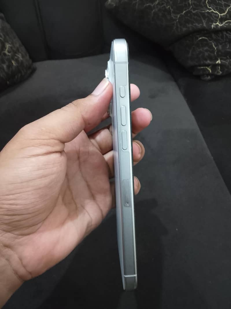 Apple iPhone 15 Pro Max 1