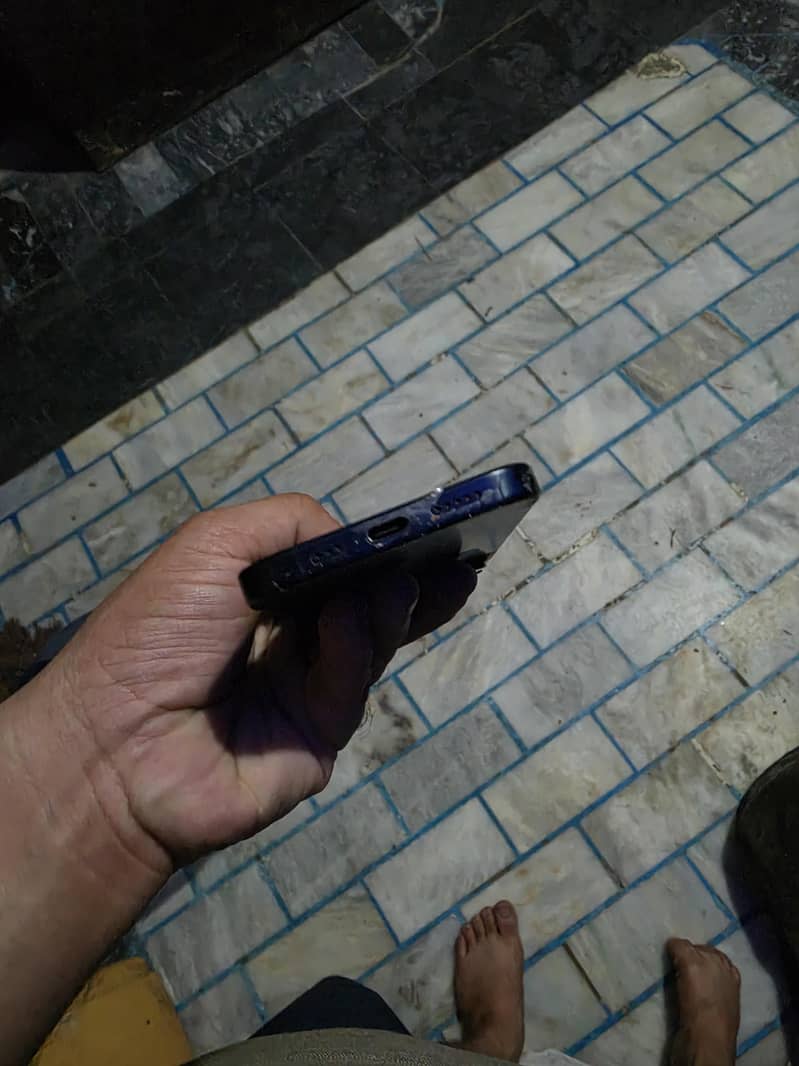 Apple iPhone 15 Pro 2