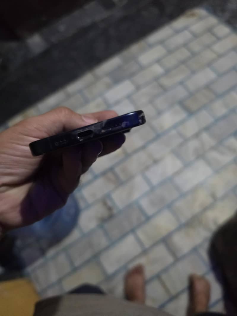 Apple iPhone 15 Pro 4