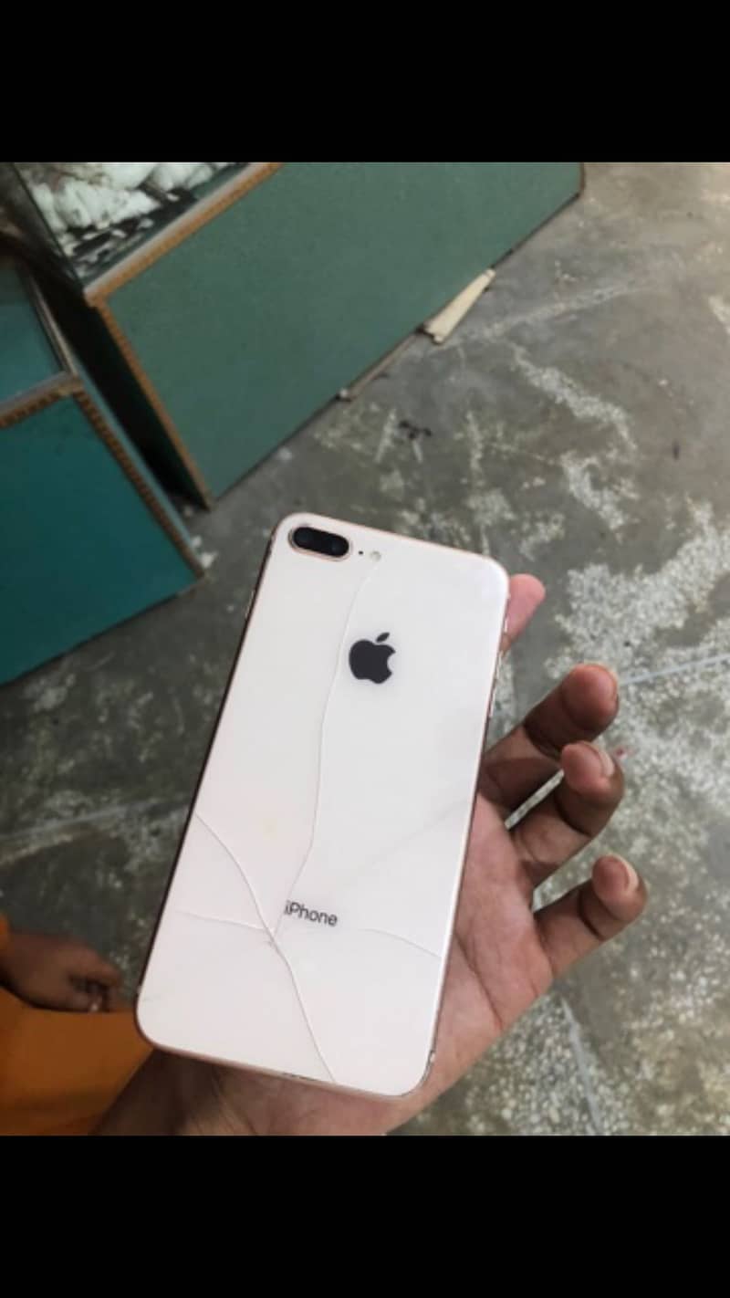 Apple iPhone 8 Plus 0