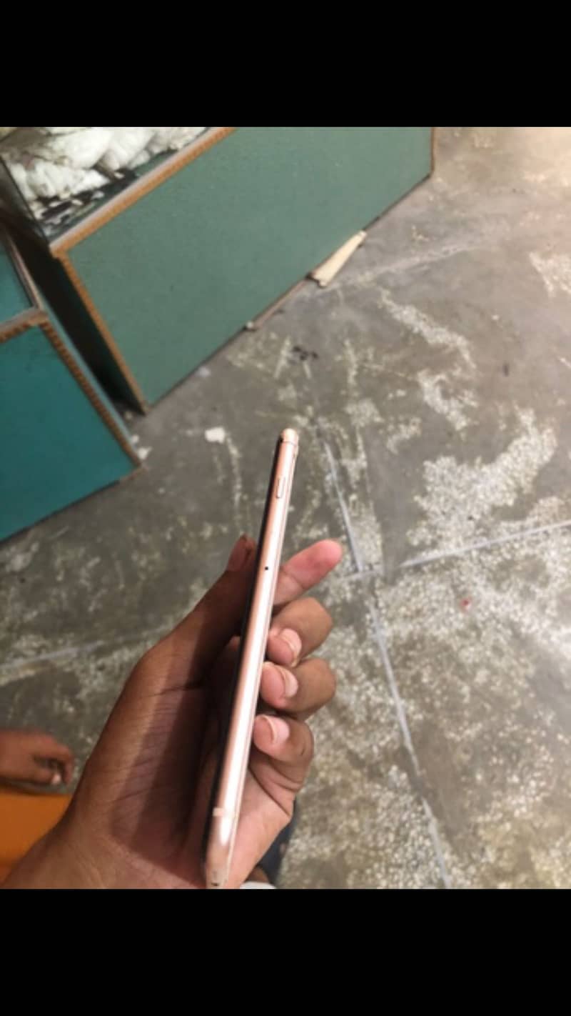 Apple iPhone 8 Plus 1