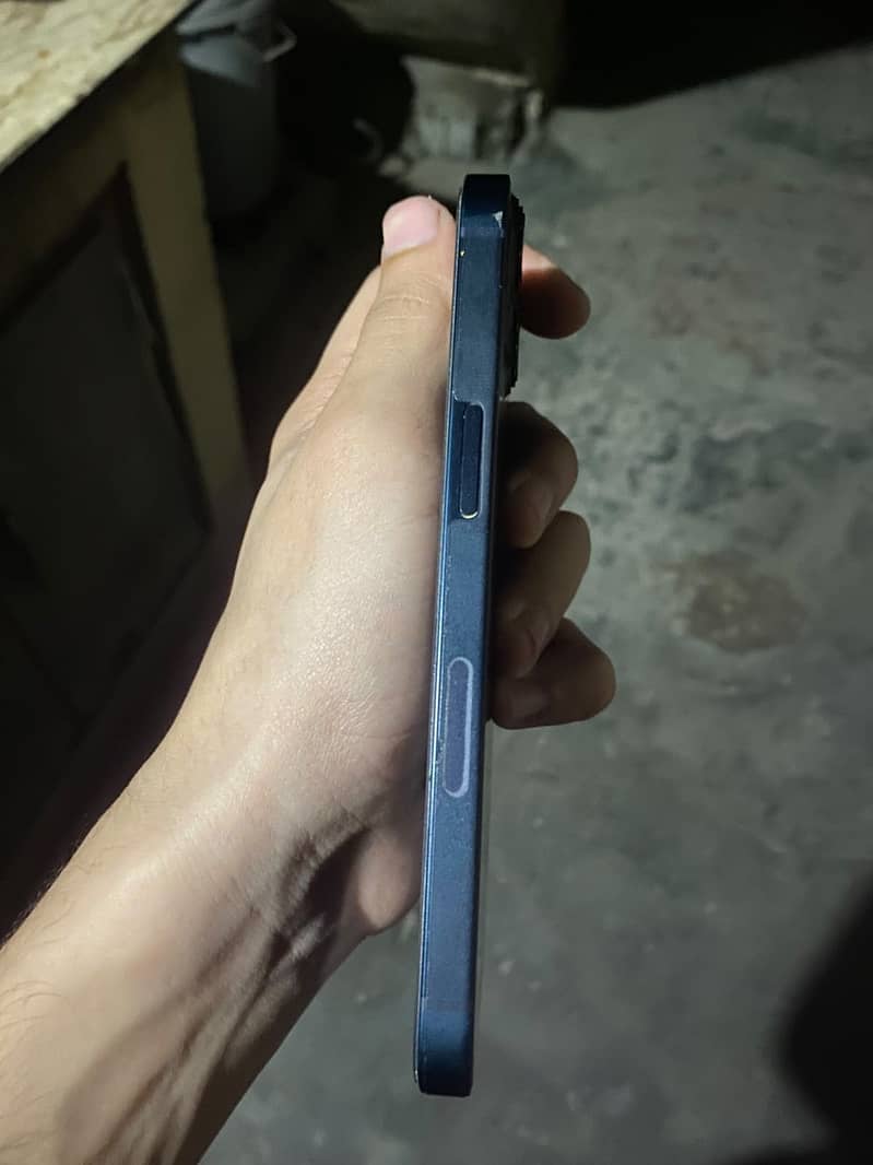 iPhone 13 jv 1