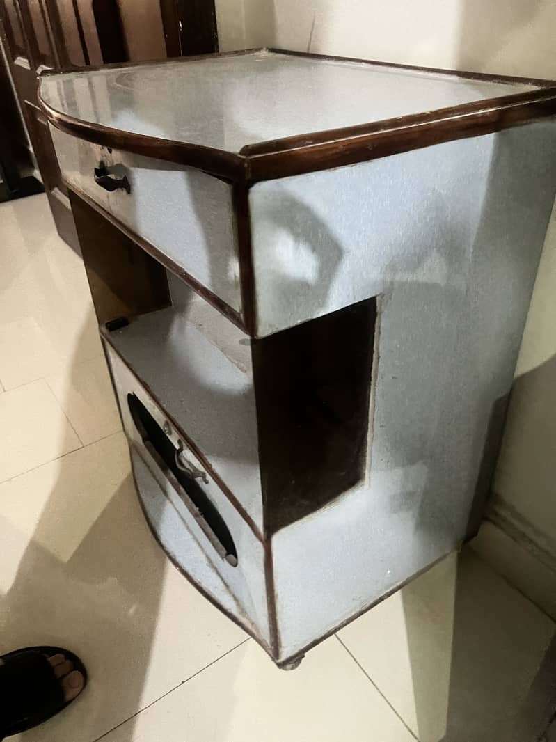 Table for sale 0