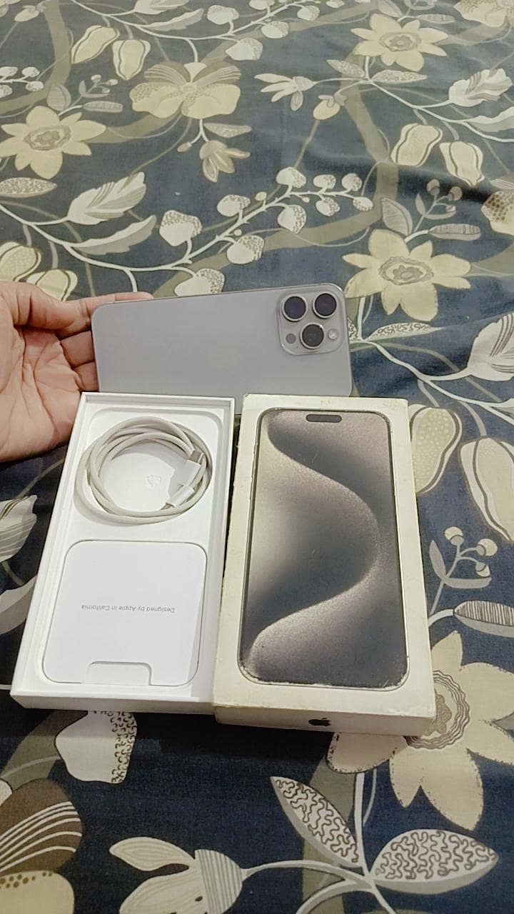 Apple iPhone 15 Pro Max 5