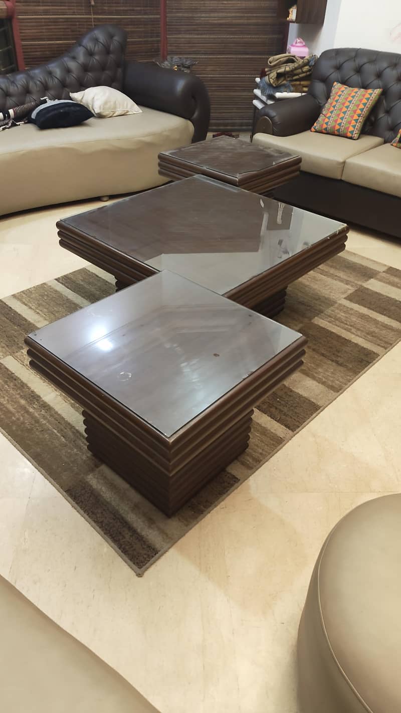 Table set. 1 Center Table, 2 Side Tables. 9/10 1