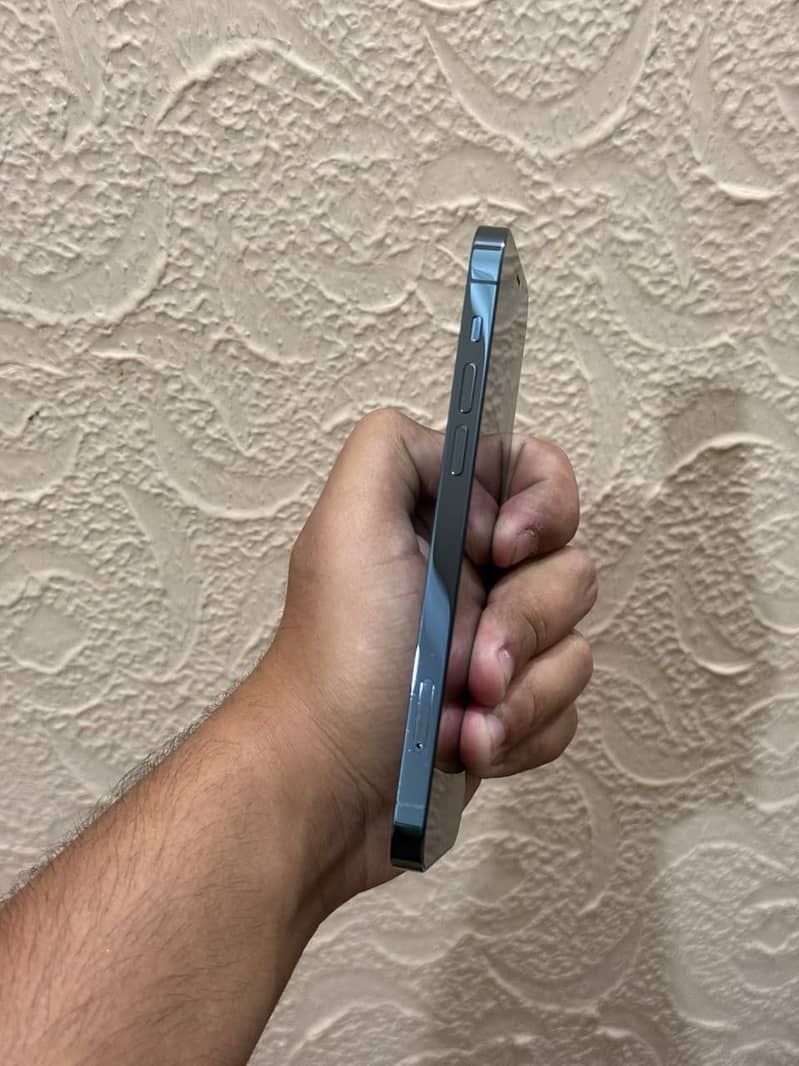 Apple iPhone 12 Pro 4