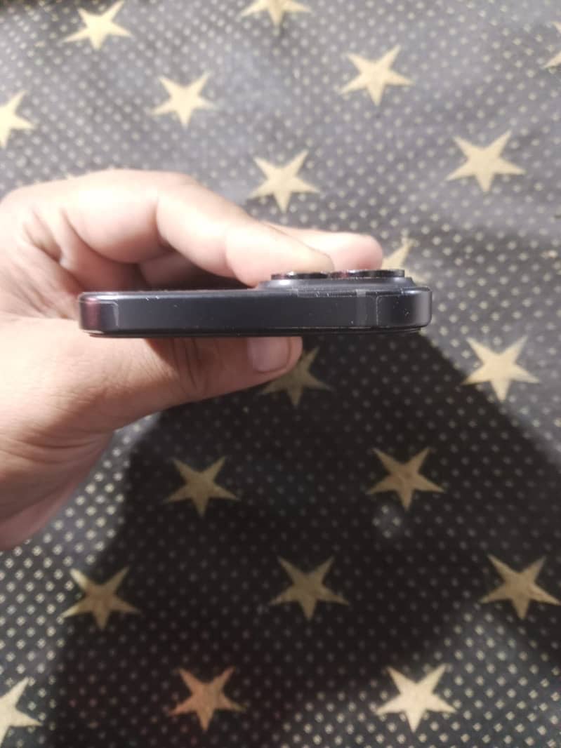 Apple iPhone 15 4