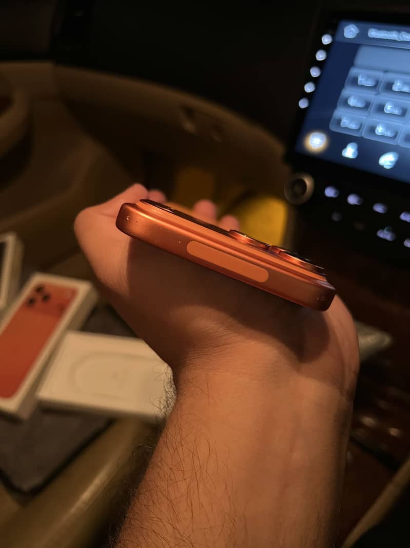 Apple iPhone 17 Pro Max 2