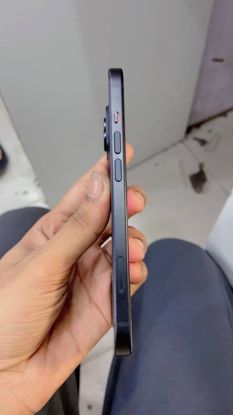 Apple iPhone 15 2