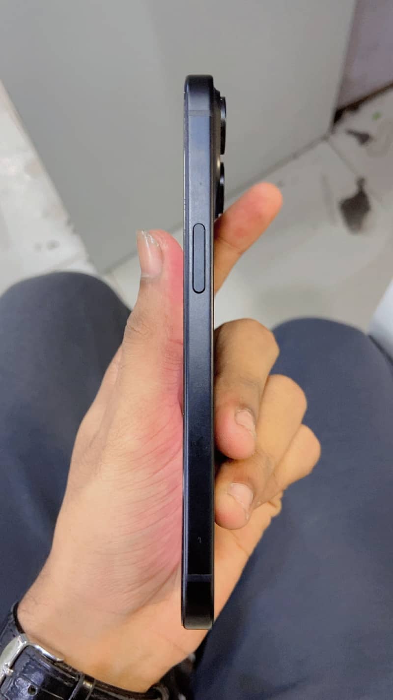Apple iPhone 15 3