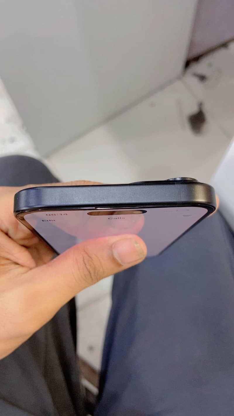 Apple iPhone 15 4