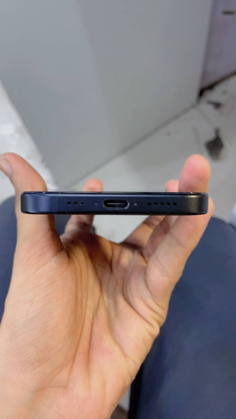 Apple iPhone 15 5