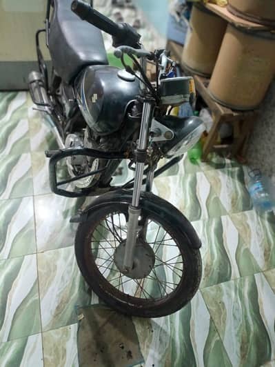 Suzuki gs 150 cheek describe