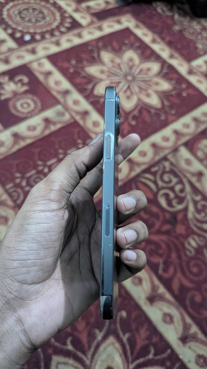 Apple iPhone 12 Pro Max 4