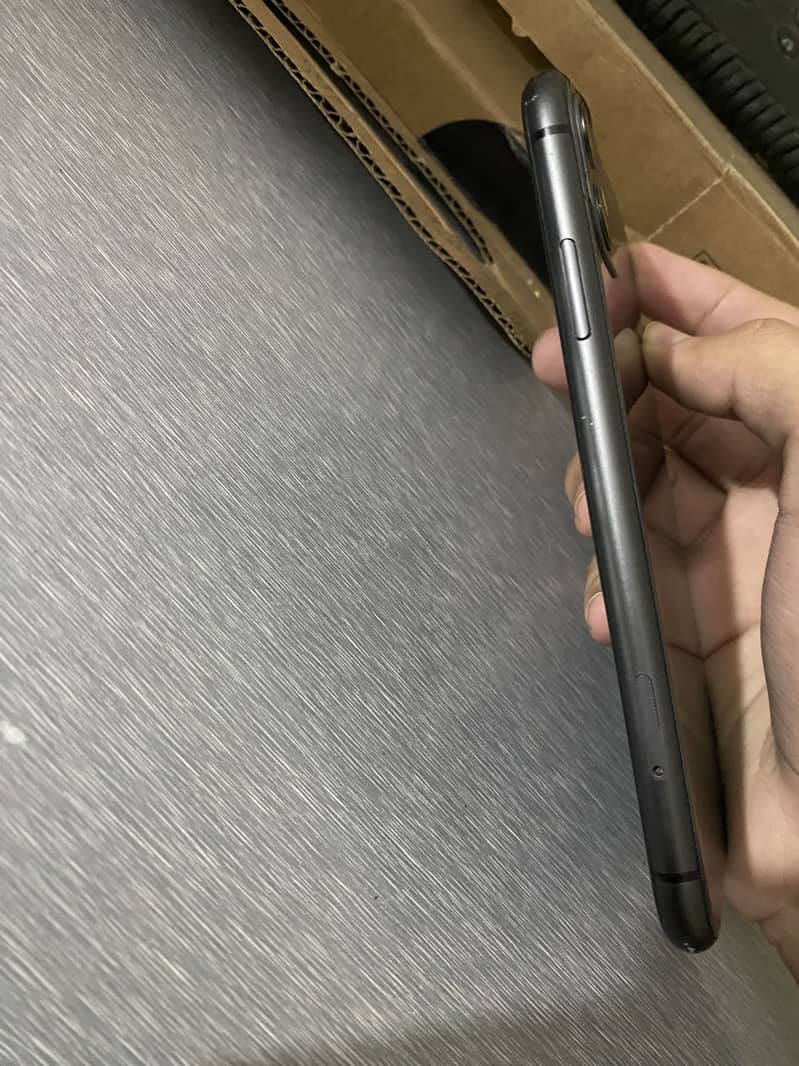 Apple iPhone 11 5